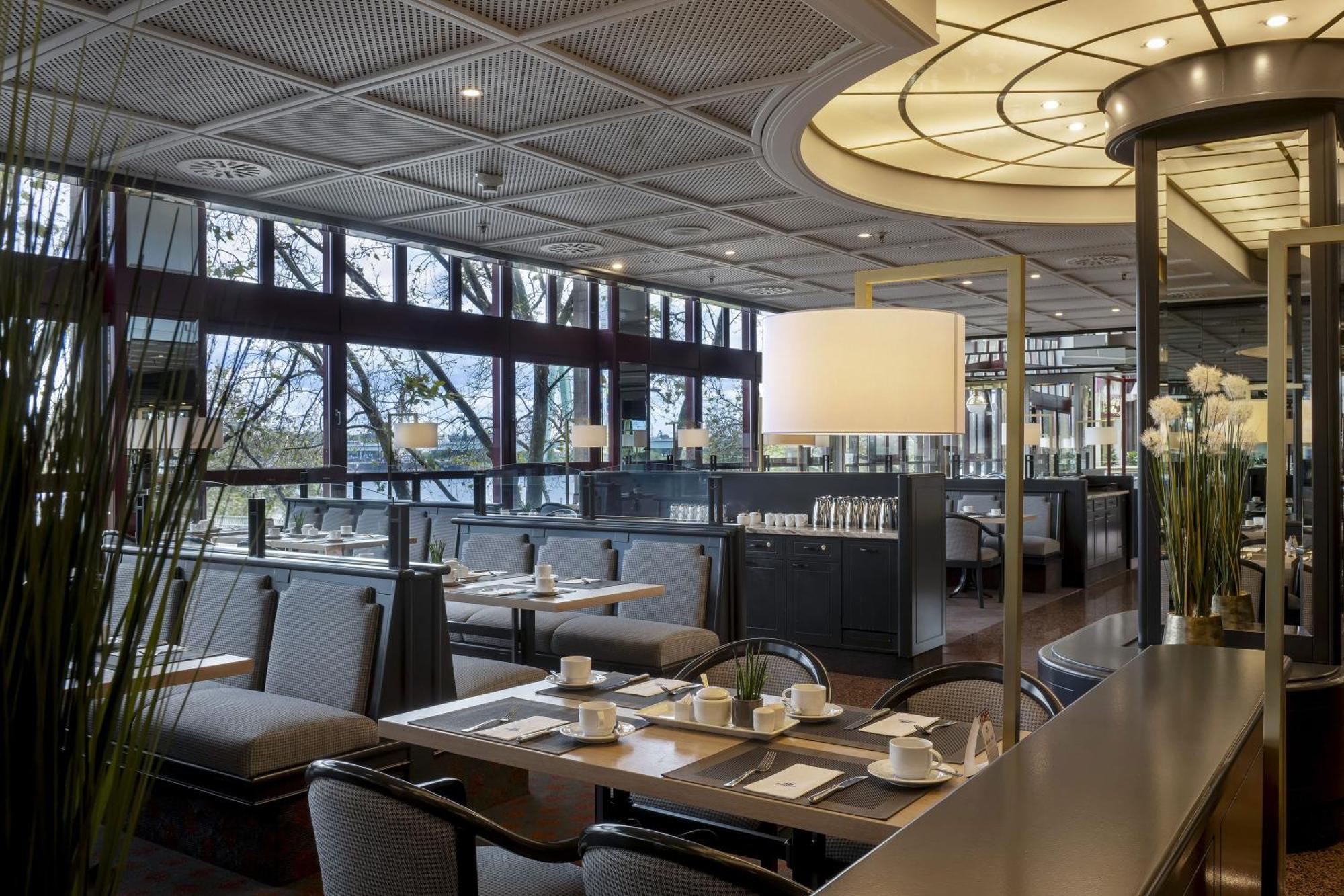 فندق ماريتيم كولونيا المظهر الخارجي الصورة The interior of the restaurant