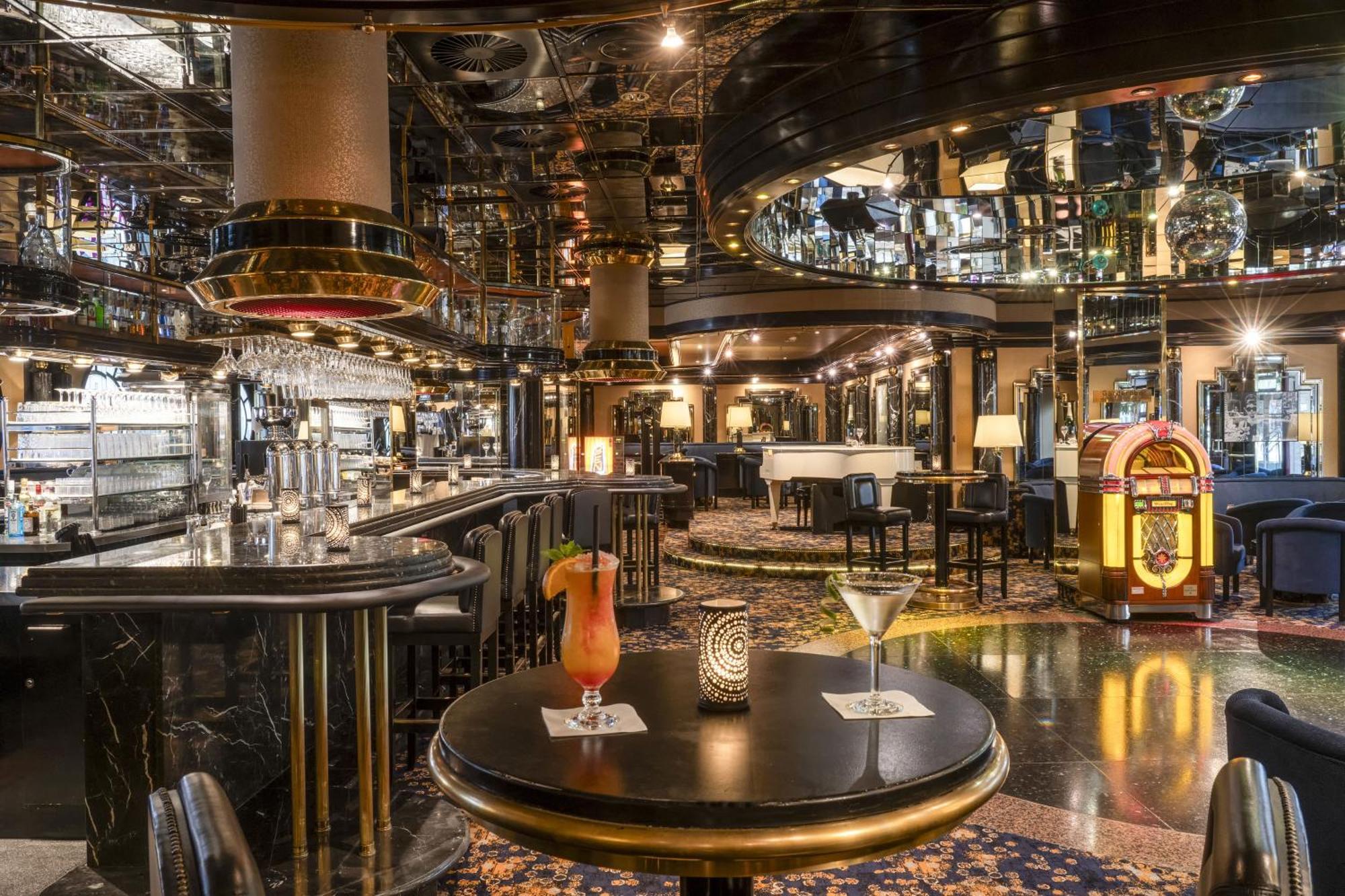 فندق ماريتيم كولونيا المظهر الخارجي الصورة The interior of the bar