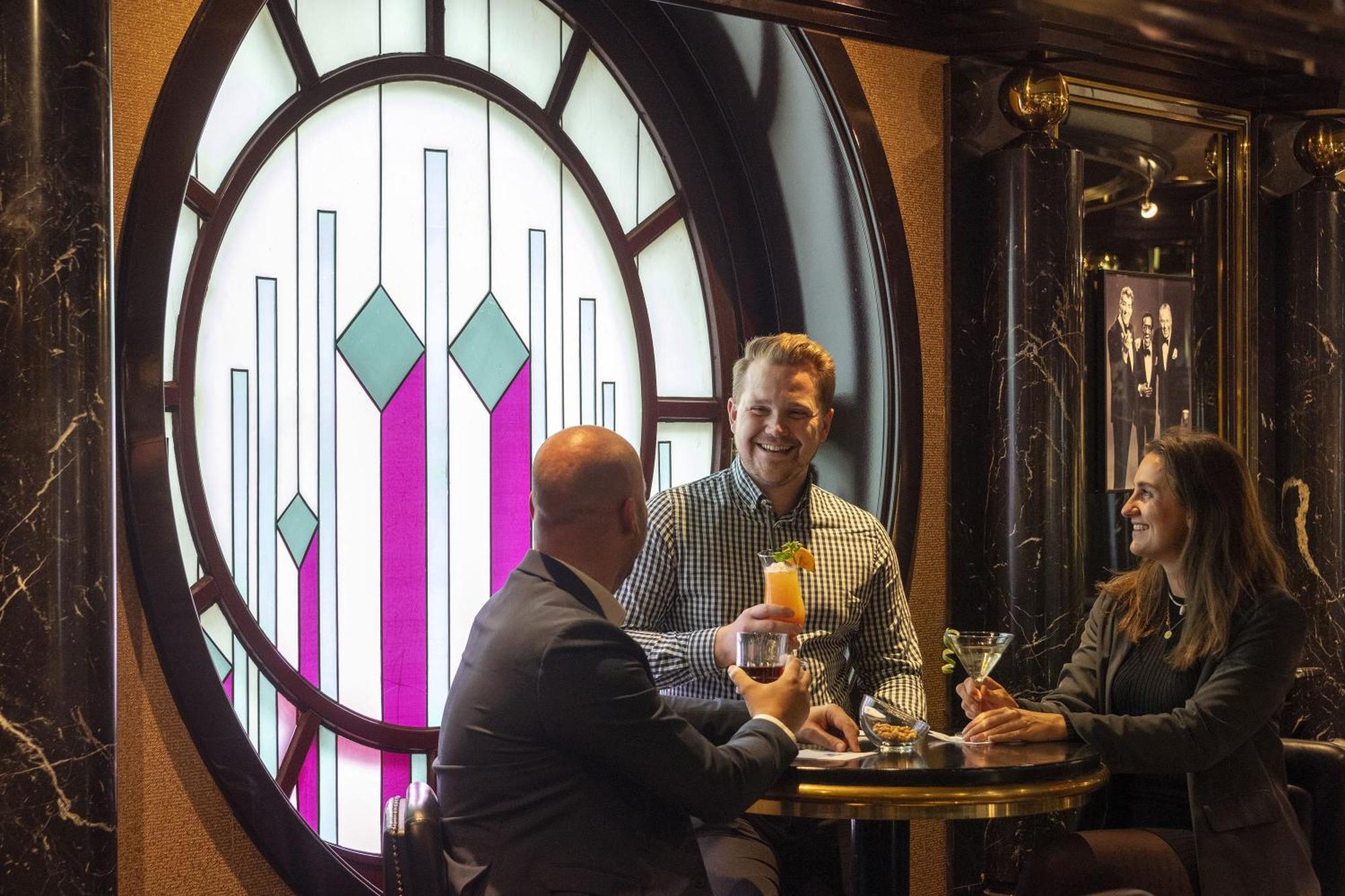 فندق ماريتيم كولونيا المظهر الخارجي الصورة The interior of the bar