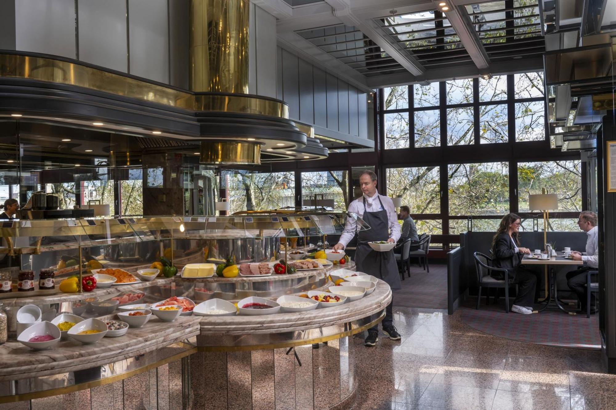 فندق ماريتيم كولونيا المظهر الخارجي الصورة Breakfast buffet at the hotel